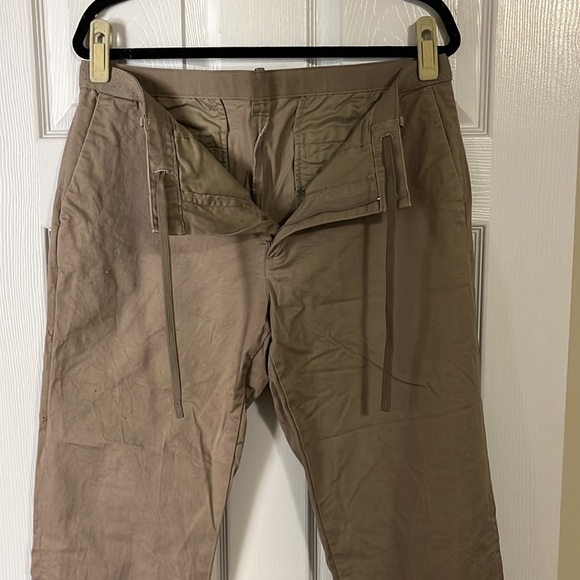 Uniqlo Men’s Chino Pants - Picture 2 of 3